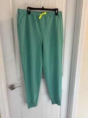 Figs Scrub Tansen Jogger In Light Green Size XL 36” x 32”